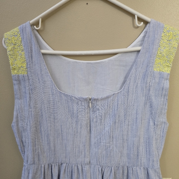 J.CREW Women's Sleeveless Top in Light Gray with Yellow Accents - Picture 8 of 10